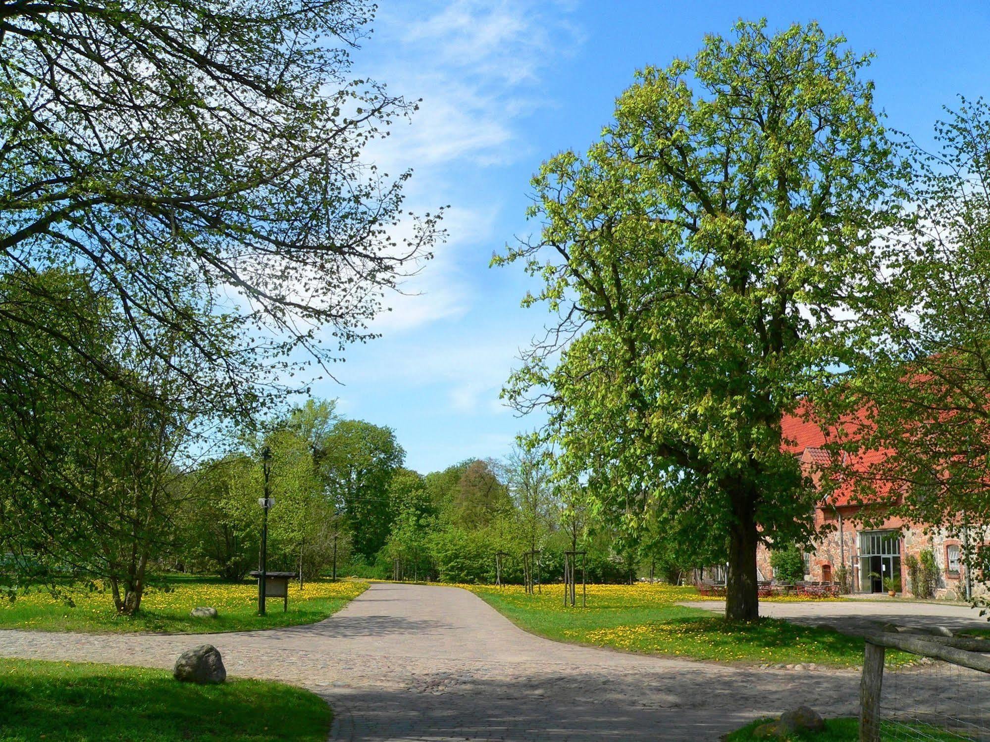 Gutshof Woldzegarten Otel Dış mekan fotoğraf